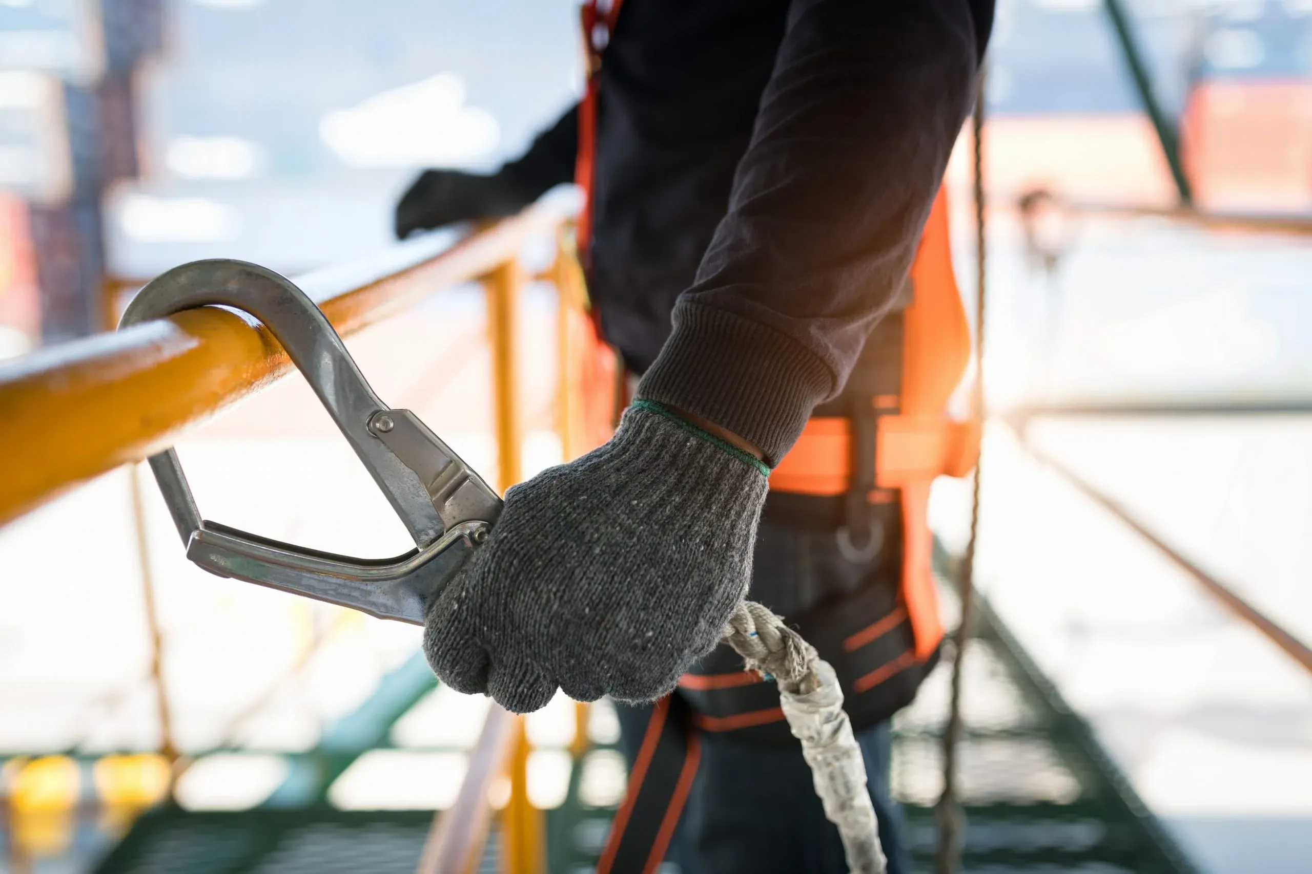 Quais são os principais EPI&#8217;s para a realização do trabalho em altura?