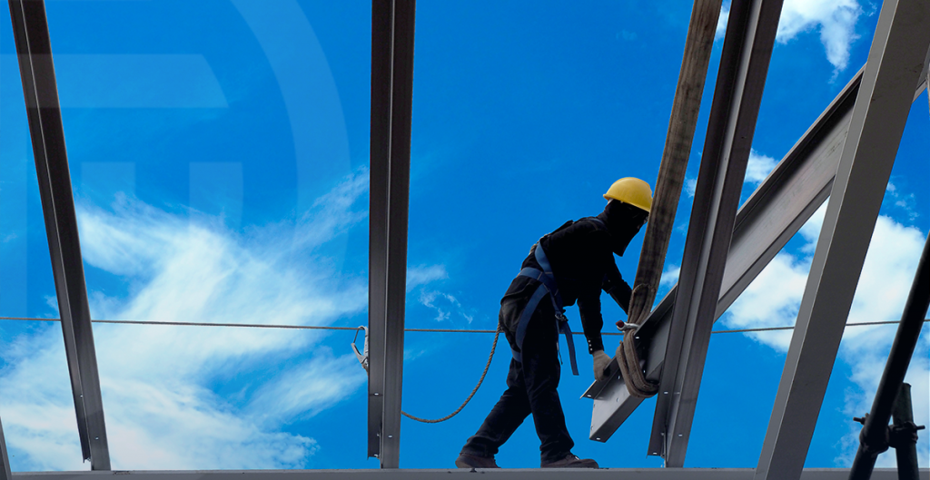NR-35: os principais riscos de queda em trabalhos em telhados